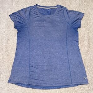 💙 Women’s Athletic Top – Size Large 💙